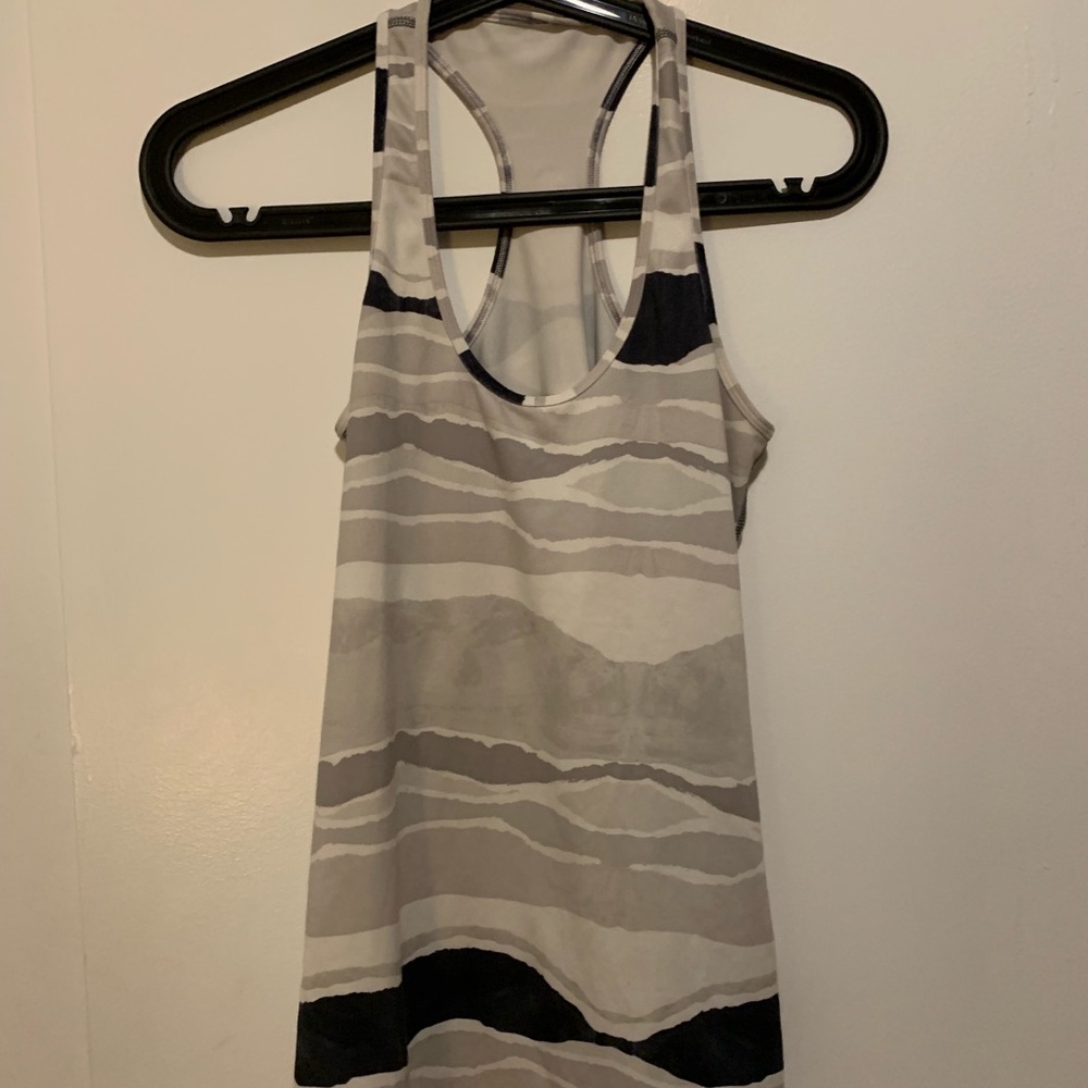 Lululemon Cool Racerback in wavy grey pattern